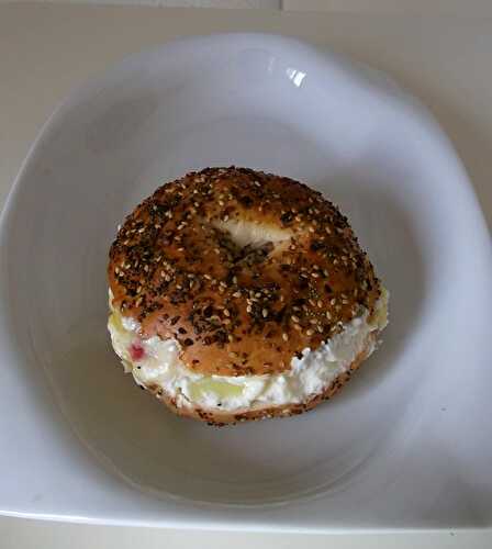 Bagel façon tartiflette et brownie mm's chocolat blanc (Prêt à croquer)