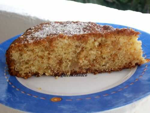 Gâteau à la pâte d'amande ultra fondant