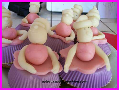 Gâteau princesse et ses cupcakes girls - Gateauxandco