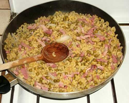 Risotto de coquillettes aux petits pois et lardons