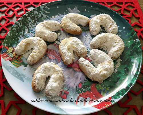 Sablés croissants à la vanille et aux noix