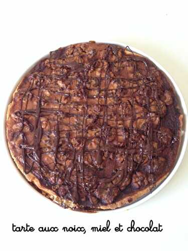 Tarte aux noix, miel et chocolat