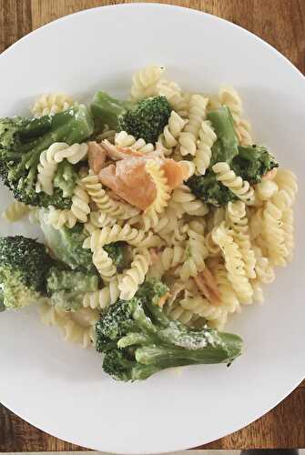 One pot pasta brocolis-saumon - Gateauxandco
