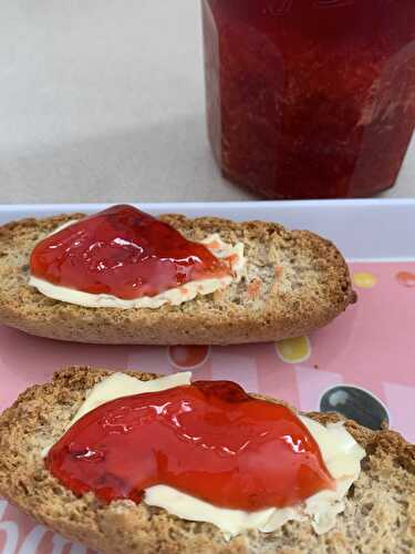 Confiture de fraises simple et rapide avec seulement 2 ingrédients