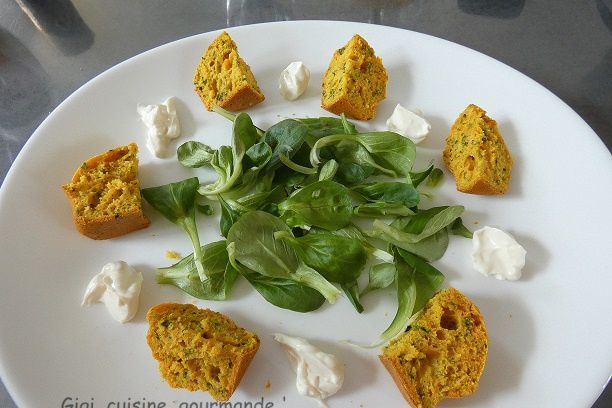 Muffins à l'ail des ours et curcuma