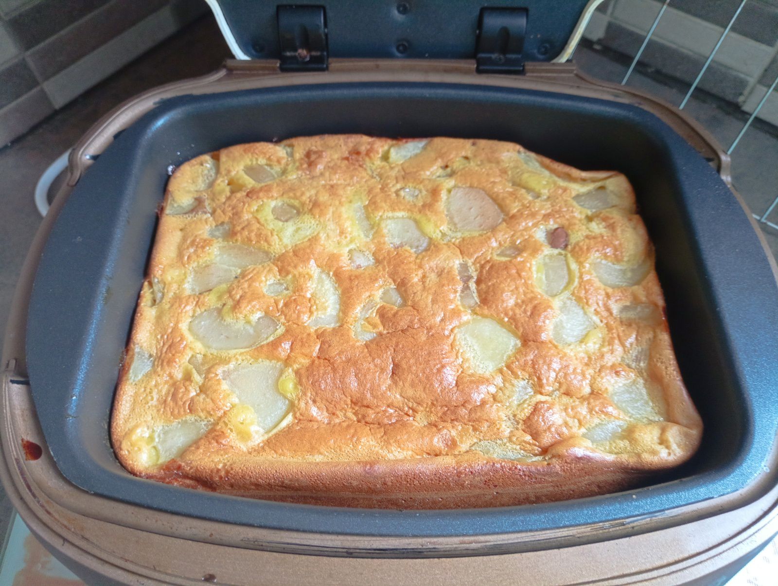 Clafouti aux poires avec le cake factory