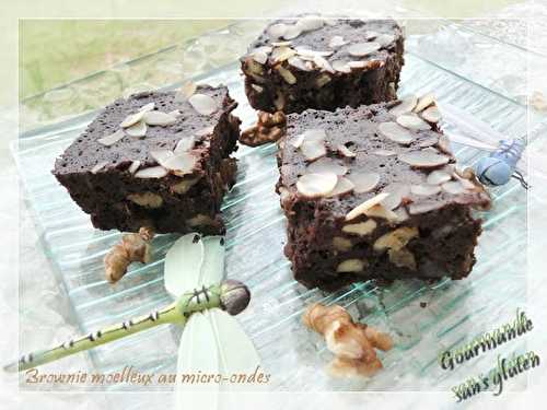 Brownie moelleux noix, amandes, raisins au micro-ondes