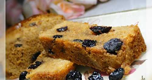 Cake au sucre de coco, orange et bleuets séchés