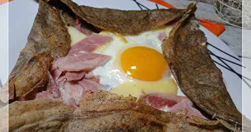 Galette de sarrasin au jambon, fromage et oeuf