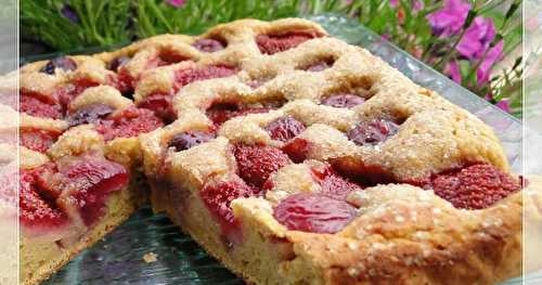 Gâteau coco fraises cerises, sans gluten