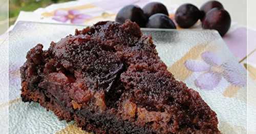 Gâteau fondant aux prunes et à la crème de marron