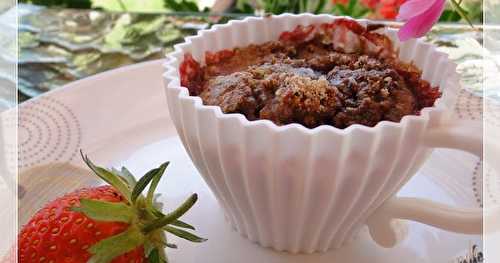 Muffins fraises, noisettes et chocolat blanc