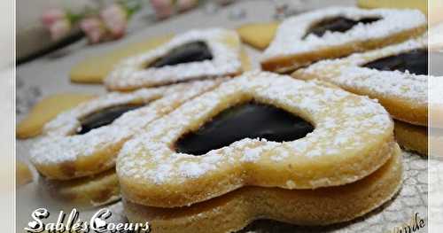 Sablés coeurs sans gluten fourrés à la confiture