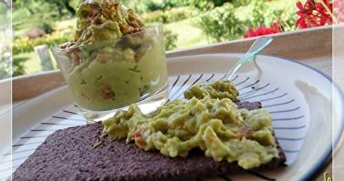 Tartinade à l'avocat au tahin (crème de sesame)