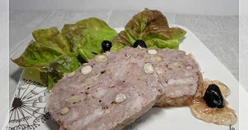 Terrine de campagne aux noisettes