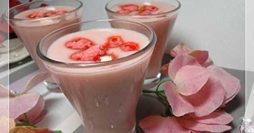 Verrine rose aux poires et pralines pour un "octobre rose"