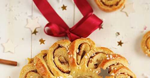 Couronne de Noël en brioche à la cannelle