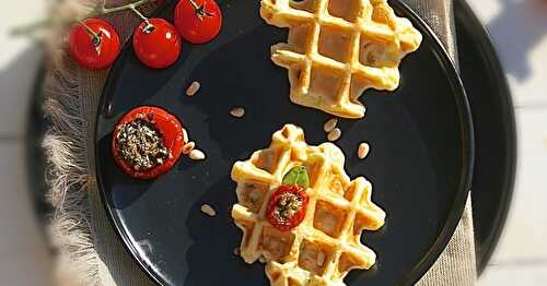 Gaufre courgette, parmesan et tomate farcie au pesto