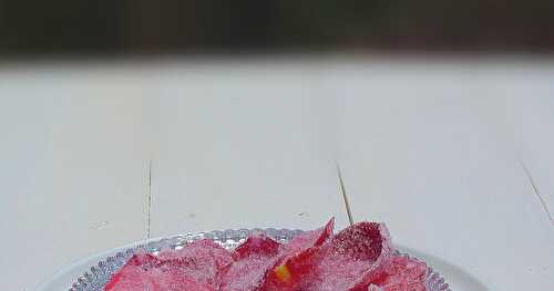 Pétales de rose cristallisés