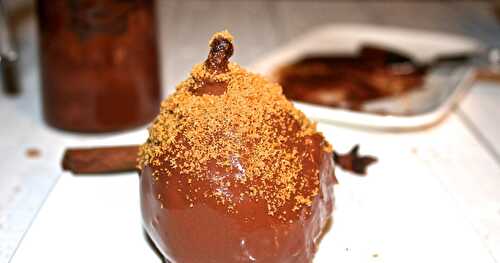 Poire pochée aux épices et ganache au chocolat