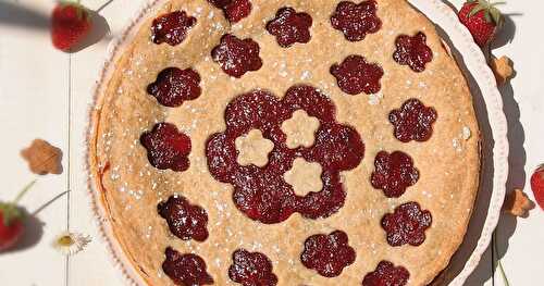 Tourte fleurs rhubarbe et fraises