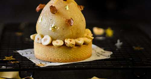 Poire pochée, insert au praliné sur pâte et crème noisettes 