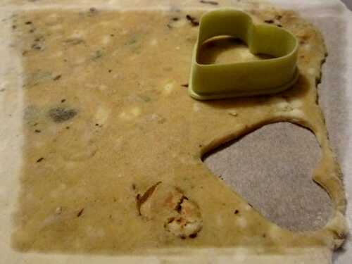 Biscuits d'apéritif au Roquefort et aux noisettes