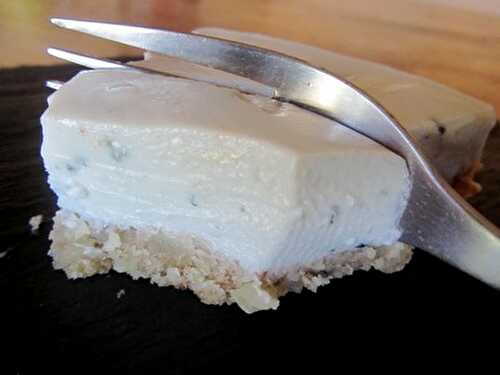 Cheesecake au roquefort, poires et noix