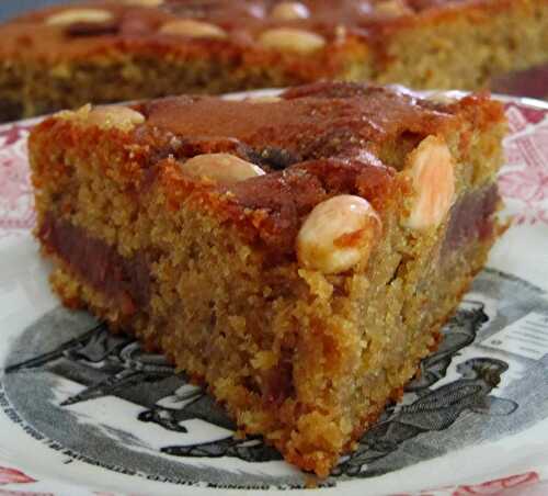 Gâteau aux dattes, amandes et yaourt grec (sans œufs)