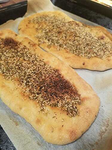 Manakish de Palestine ou man'ouché du Liban, pain galette