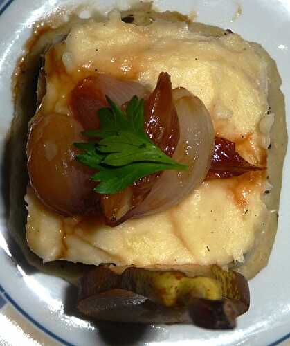 Parmentier de panais truffé au boudin noir, échalote confite