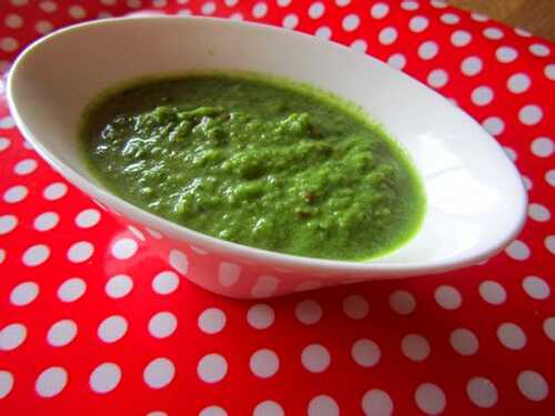 Pâtes au pesto de blettes, céleri, amandes et graines de tournesol