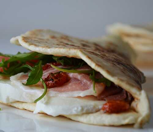 Piadina - piadine, pains plats à garnir {Italie}