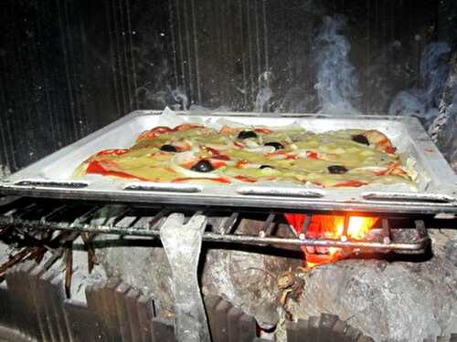 Pizza de l'Aveyron au fromage Laguiole