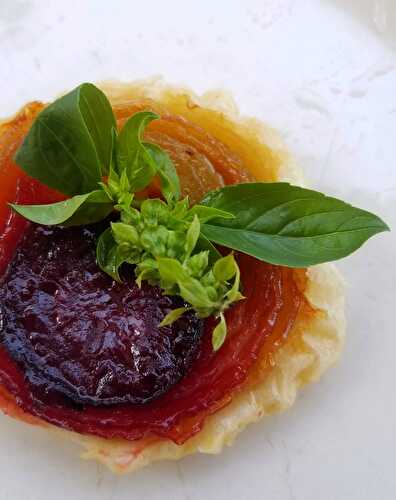 Tartes tatin à l'oignon doux et betterave