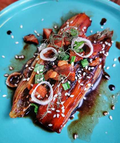 Endives braisées au caramel, miso et lard fumé