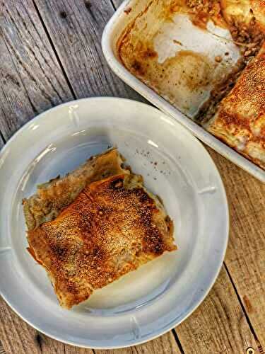 Comme un golash ou goulash égyptien aux abricots secs (feuilleté au bœuf)