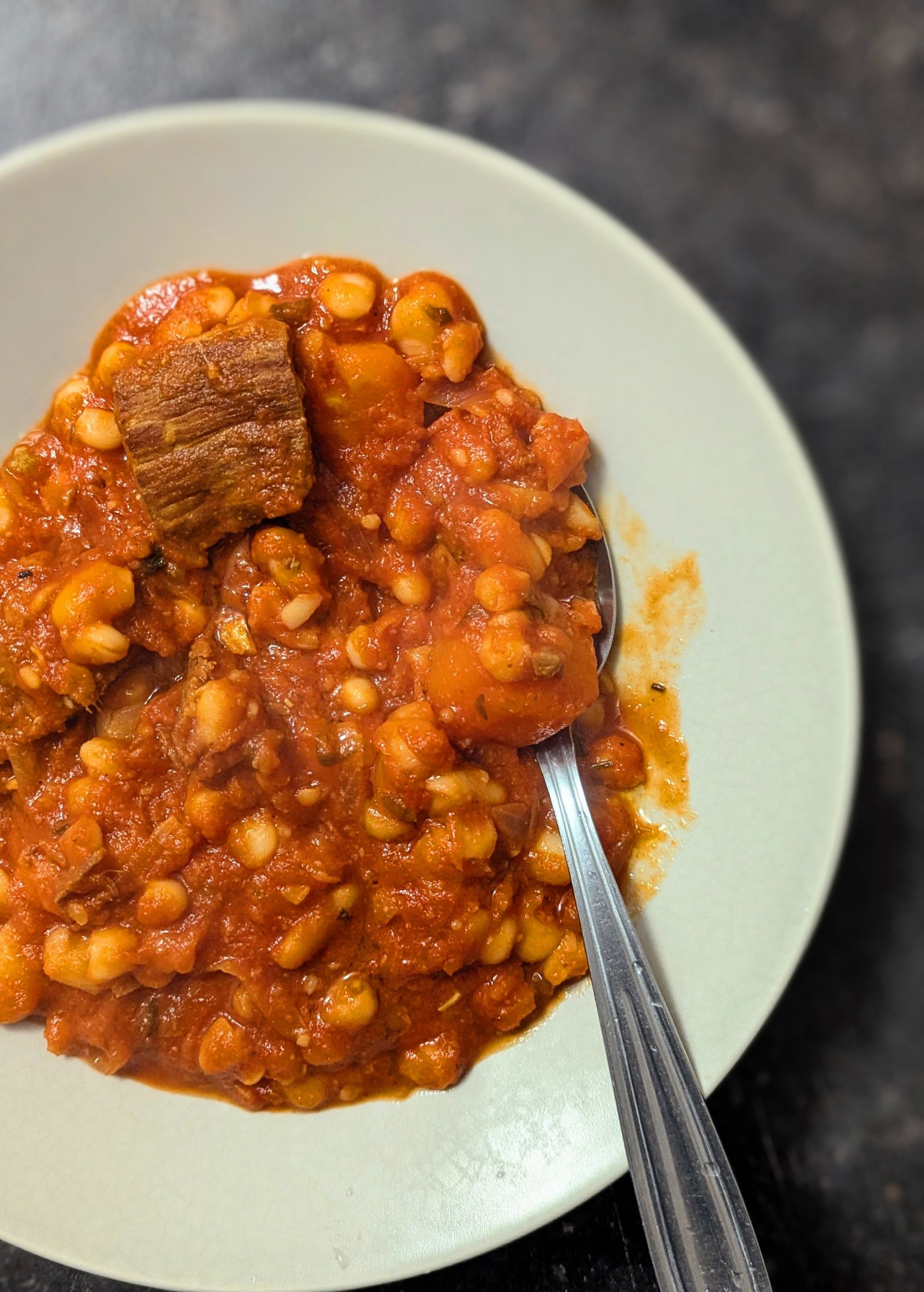 Loubia, un ragoût de bœuf aux haricots blancs {Maghreb}
