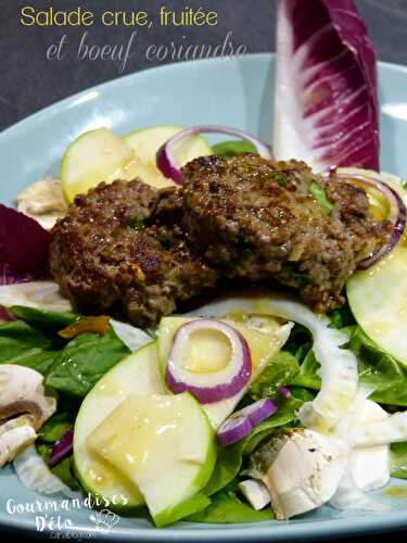 Salade crue, fruitée et boeuf coriandre