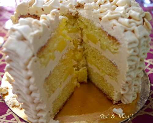 Layer cake à la vanille, pommes et caramel