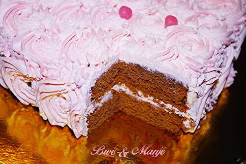 Layer cake chocolat garni de chantilly mascarpone