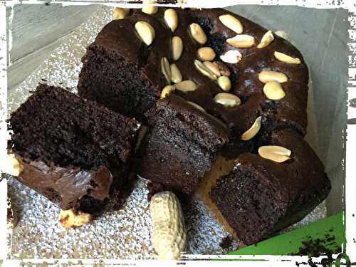 Brownie chocolat au beurre de cacahuètes ( 155 cal/par portion)