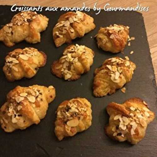 Croissants et croissants aux amandes - Gourmandises sucrées ou salées