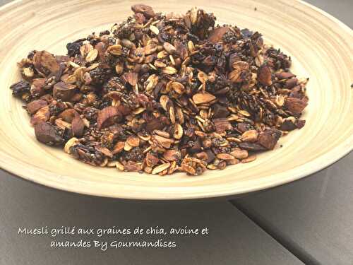Muesli grillé aux graines de chia, avoine et amandes ( 344 cal/ par personnes)