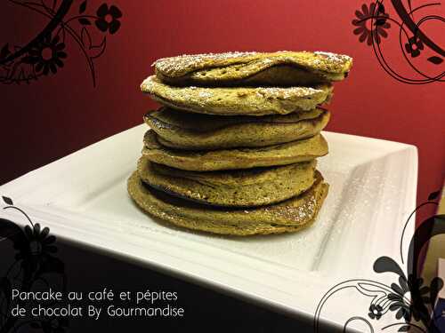 Pancakes au café, miel et pépites de chocolat