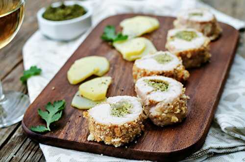 Poulet pané au amandes, farci au pesto et mozzarella