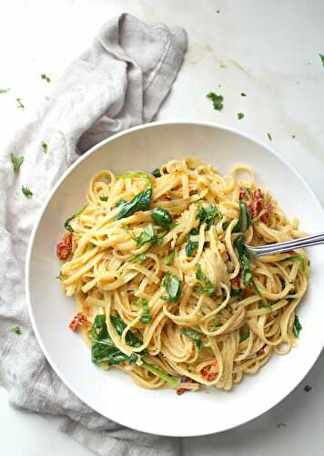 Spaghettis sauce crémeuse au houmous,épinards et citron ( VEGAN)