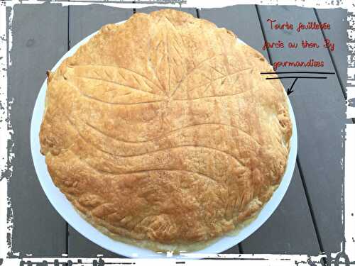 Tourte feuilletée farcie au thon ( 660 cal/ par personne)