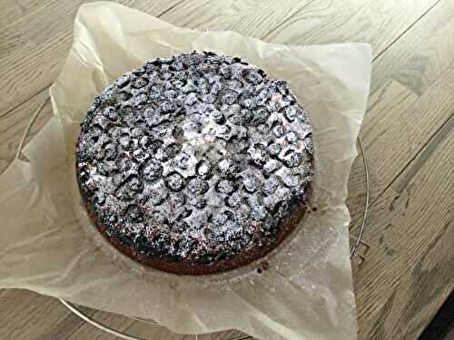 Gâteau à la ricotta, chocolat blanc et myrtilles 