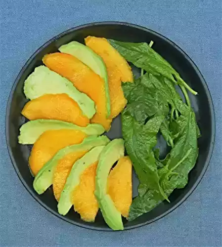 Carpaccio mangue avocat, jeunes pousses d’épinards